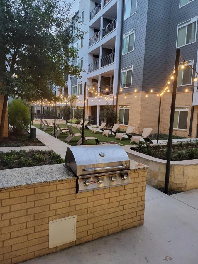 Downtown Apartment With Riverwalk Views Free Parking Pet Friendly Centrally Located On The Riverwalk San Antonio Eksteriør billede