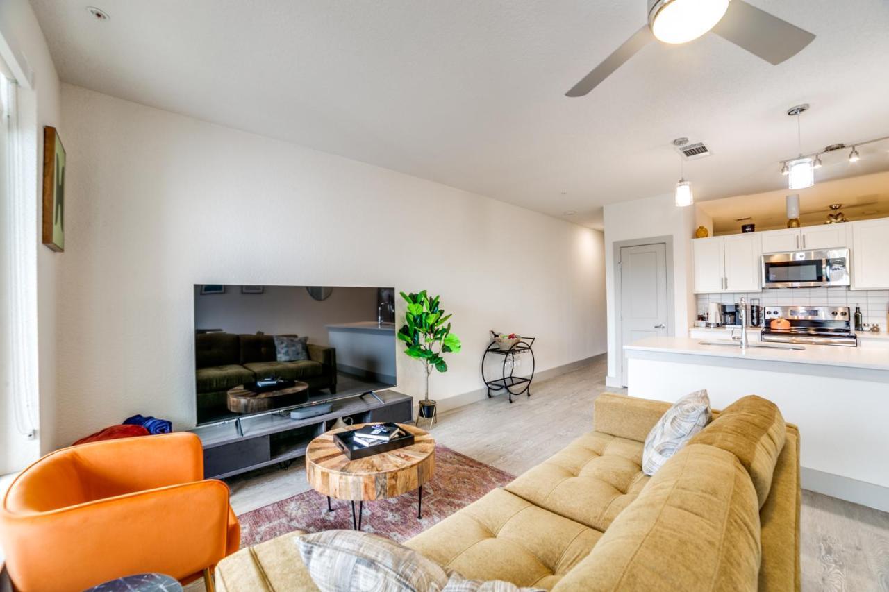 Downtown Apartment With Riverwalk Views Free Parking Pet Friendly Centrally Located On The Riverwalk San Antonio Eksteriør billede